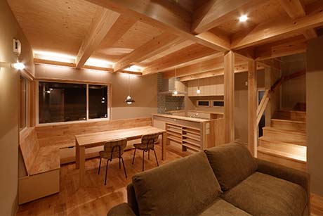 地元兵庫県産の木材で建てる